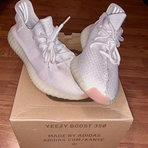 Yeezy boost 350 cream whites (8.5 men’s)